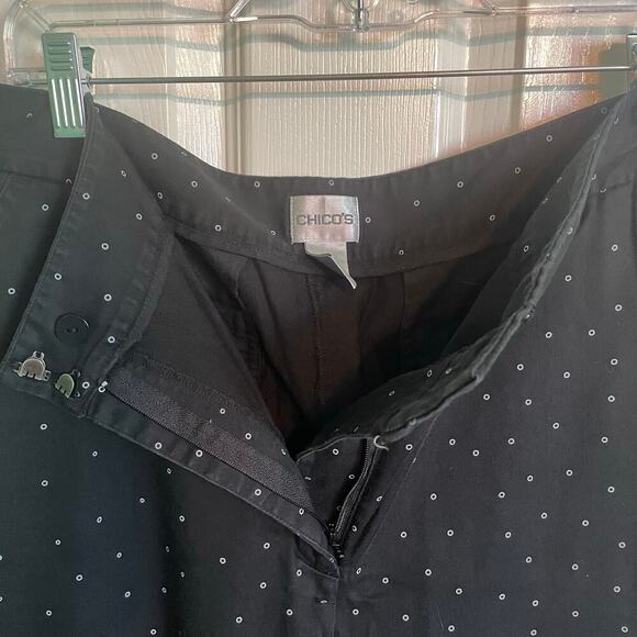 Chico's Black Capri Pants White Circle Pattern Casual Pant Chicos Size 2.5 US 14 - Picture 3 of 7